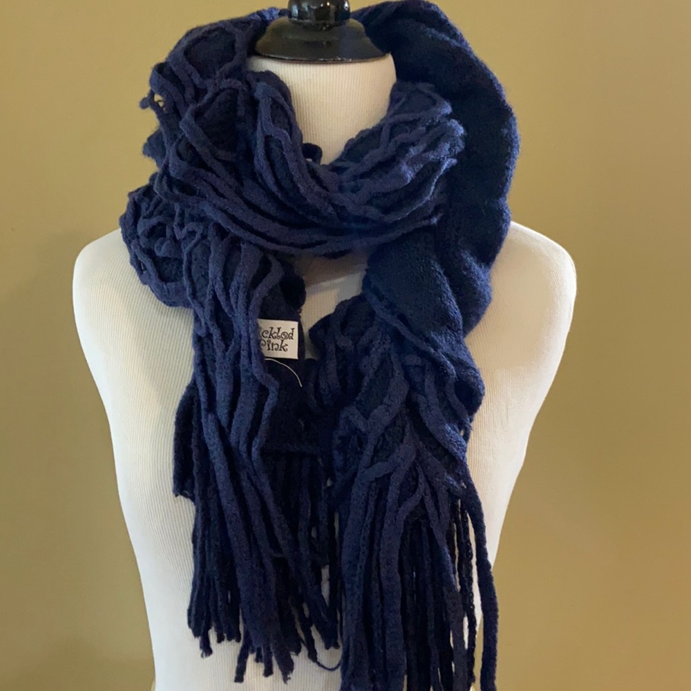 Navy blue knit scarf